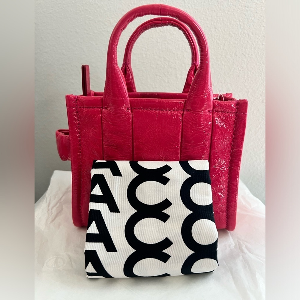 NEW MARC JACOBS The SHINY Mini CRINKLE Leather Crossbody The Tote Bag Magenta - Picture 4 of 13